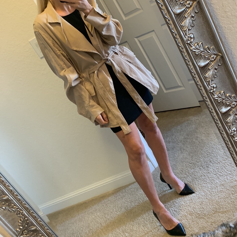 VINCE size M
Drapey Waist Tie Linen Blend Jacket In Oat
$425